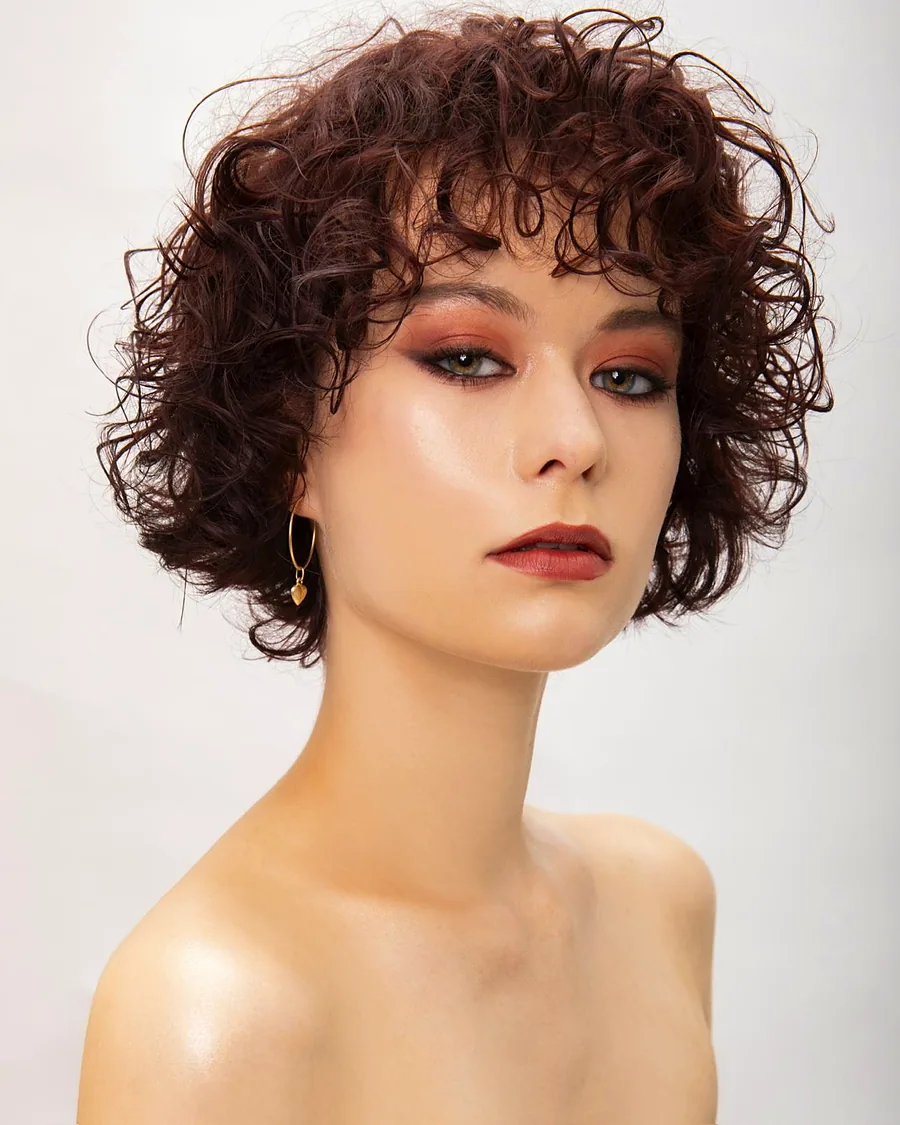 Beauty makeup — čistá pleť, camera-ready
