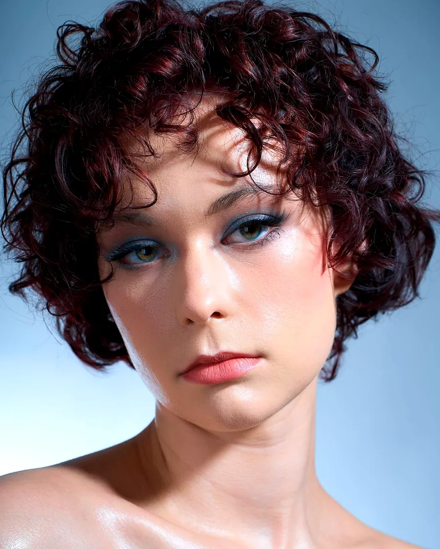 Editorial makeup — grafická oční linka